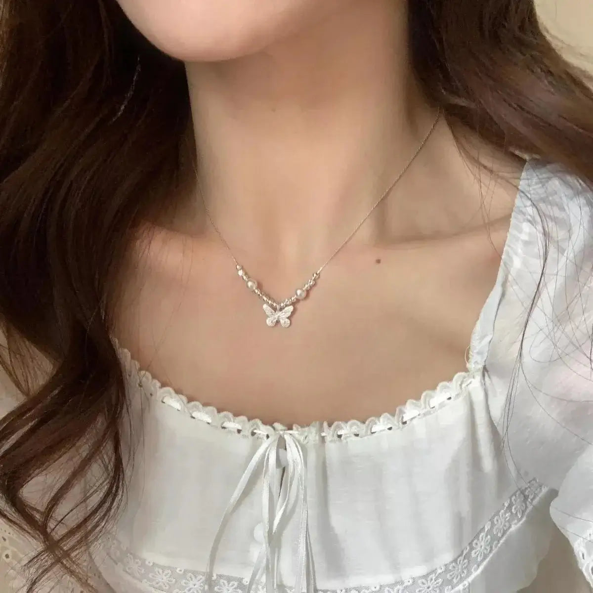 Butterfly Pearl Pendant Necklace - 925 Sterling Silver with Synthetic Pearl - | VivaMix StoreButterfly Pearl Pendant Necklace - 925 Sterling Silver with Synthetic Pearl - VivaMix Store