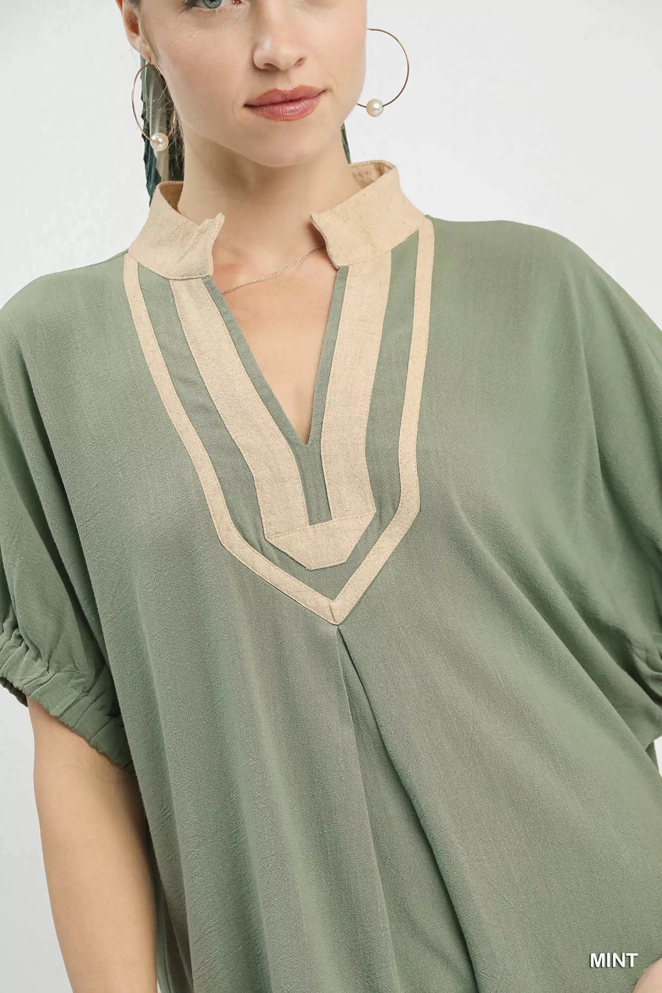 Umgee Linen Contrast Trim V - Neck Blouse - | VivaMix StoreUmgee Linen Contrast Trim V - Neck Blouse - VivaMix Store