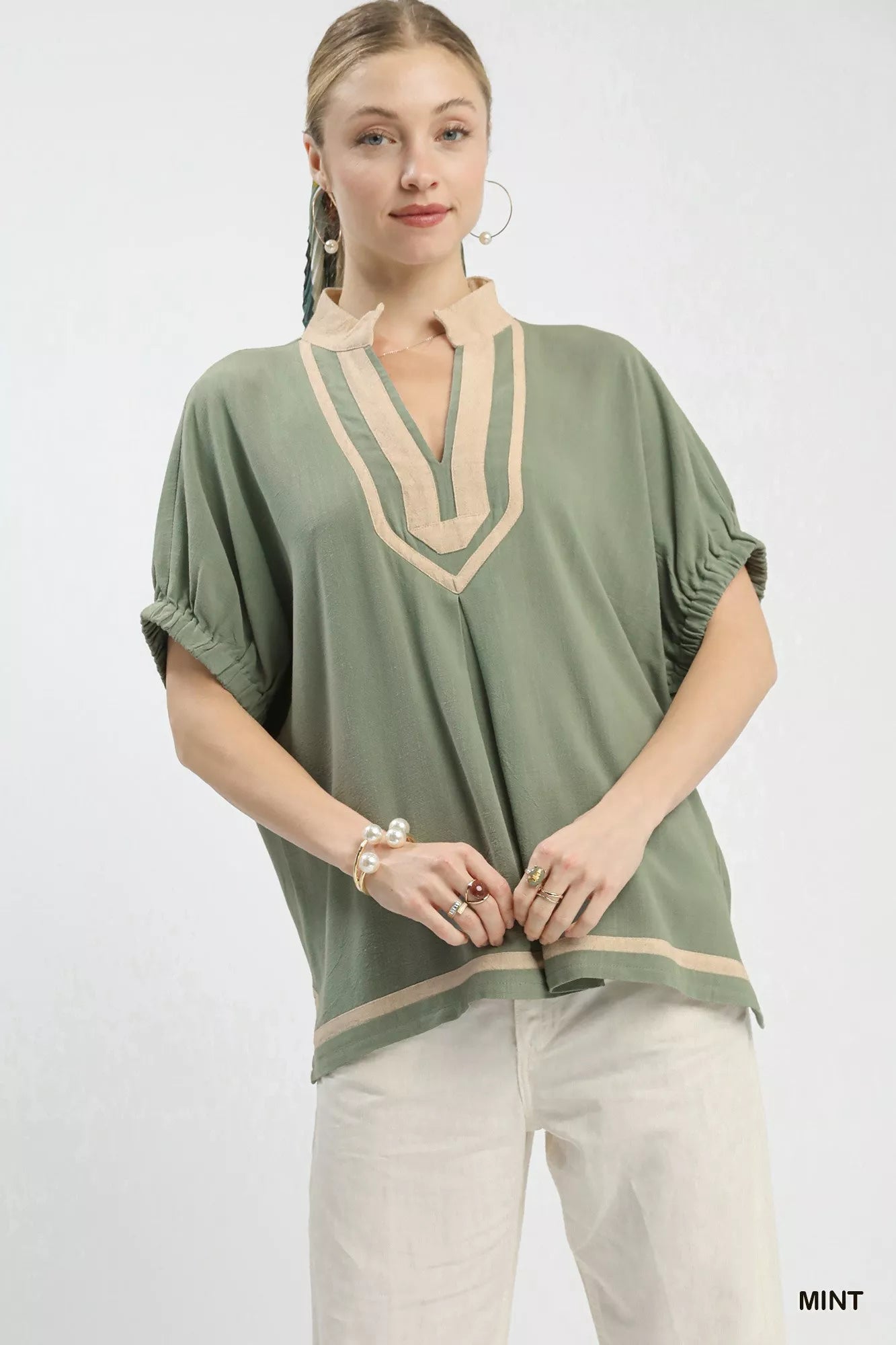 Umgee Linen Contrast Trim V - Neck Blouse - | VivaMix StoreUmgee Linen Contrast Trim V - Neck Blouse - VivaMix Store