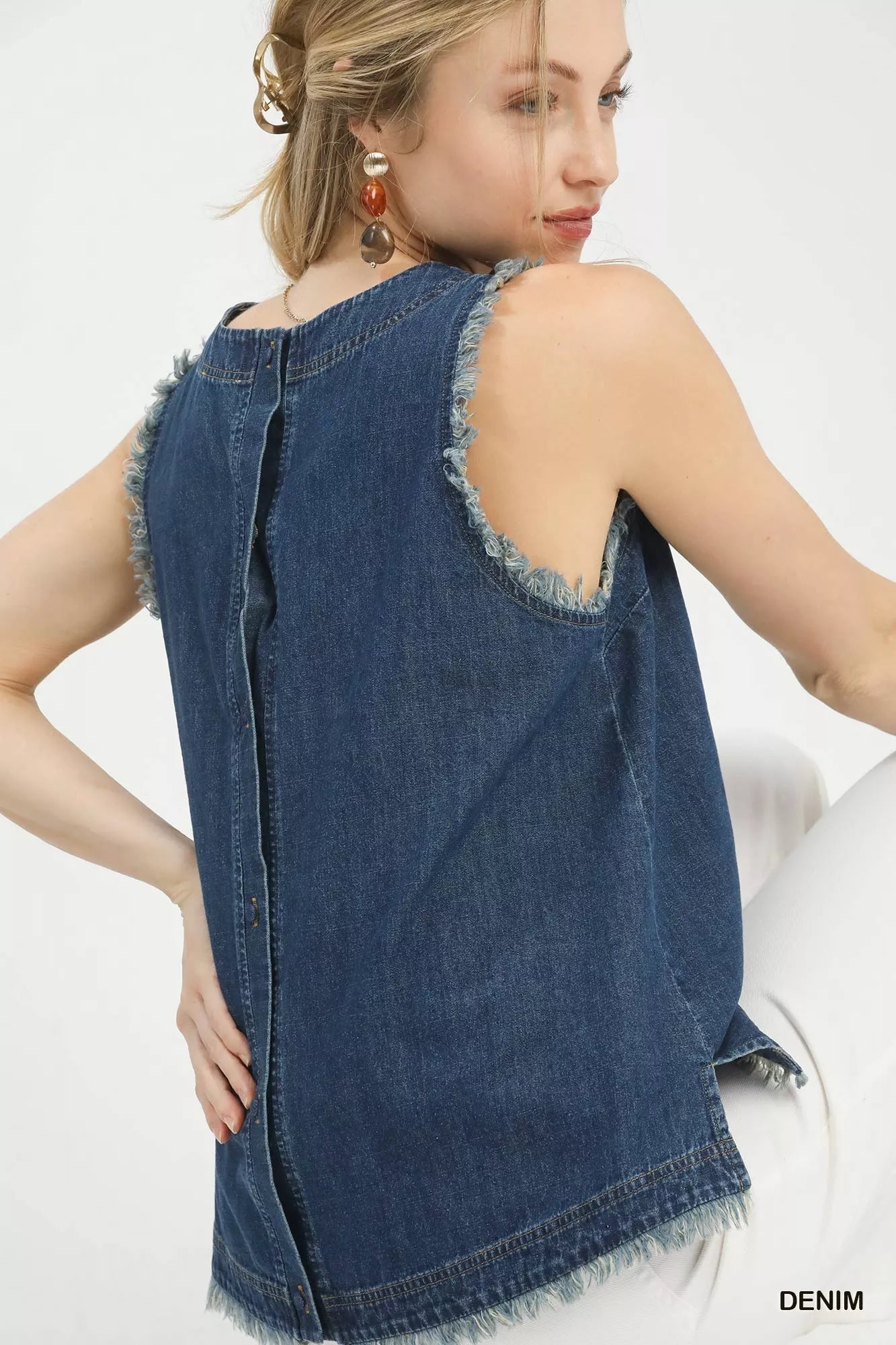 Umgee Sleeveless Fringe Hem Denim Top - | VivaMix StoreUmgee Sleeveless Fringe Hem Denim Top - VivaMix Store