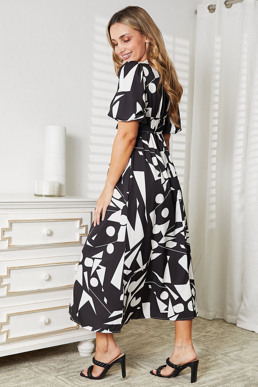 Women's Printed Surplice Balloon Sleeve Dress - Elegant Wrap Style - Dresses | VivaMix StoreWomen's Printed Surplice Balloon Sleeve Dress - Elegant Wrap Style - VivaMix Store